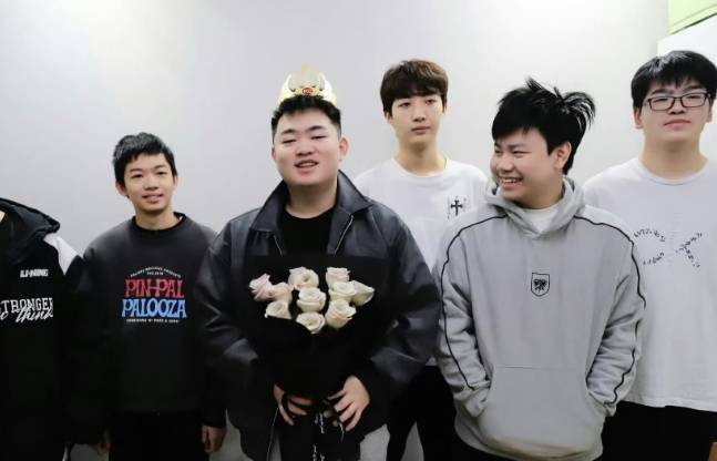 【一竞技1JingJi】LOL：LPL转会期最尴尬选手出炉 顶级选手Jwei转会期没人要