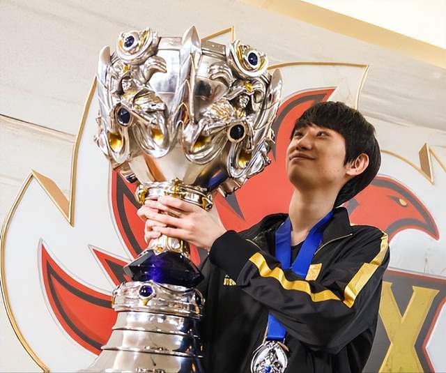 Doinb被骂LOL叛徒心态爆炸！破防回应：比赛不让办，还骂我是叛徒